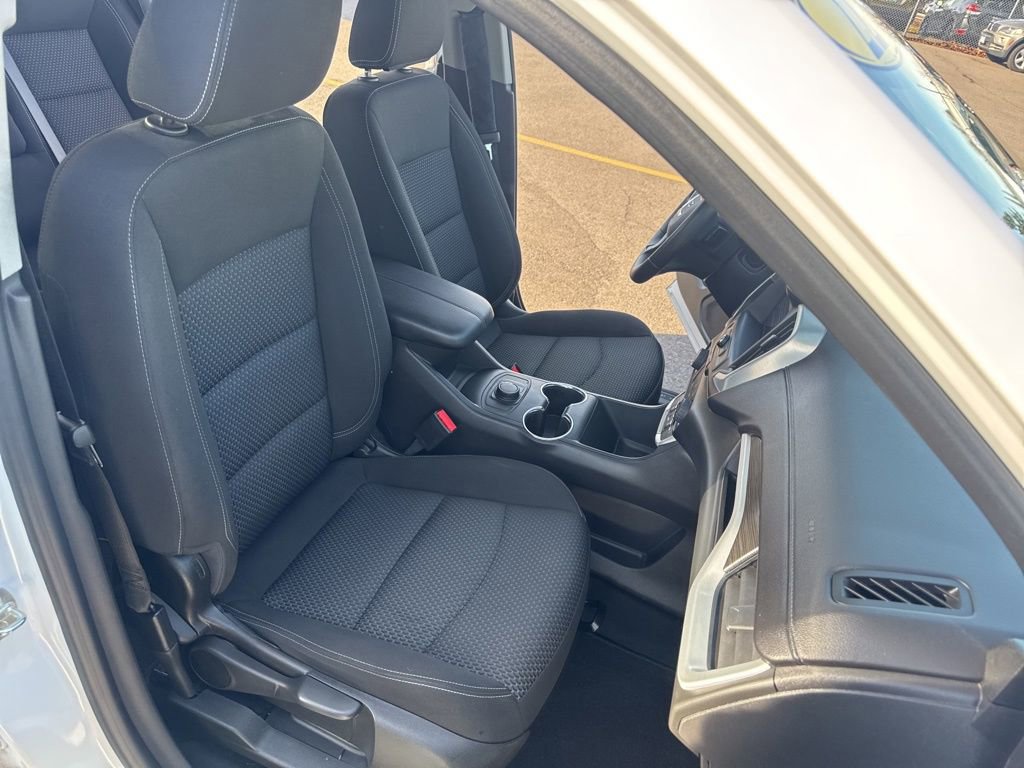 Used 2022 GMC Terrain SLE image 14