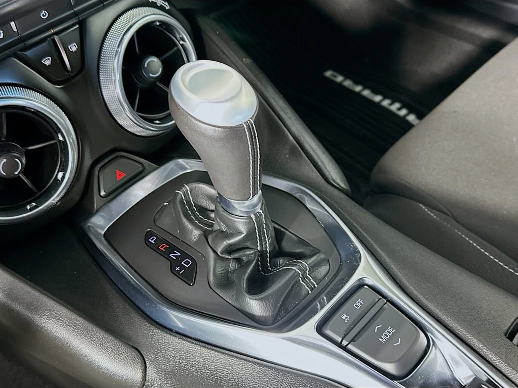 Used 2024 Chevrolet Camaro LT w/ Technology Package image 16