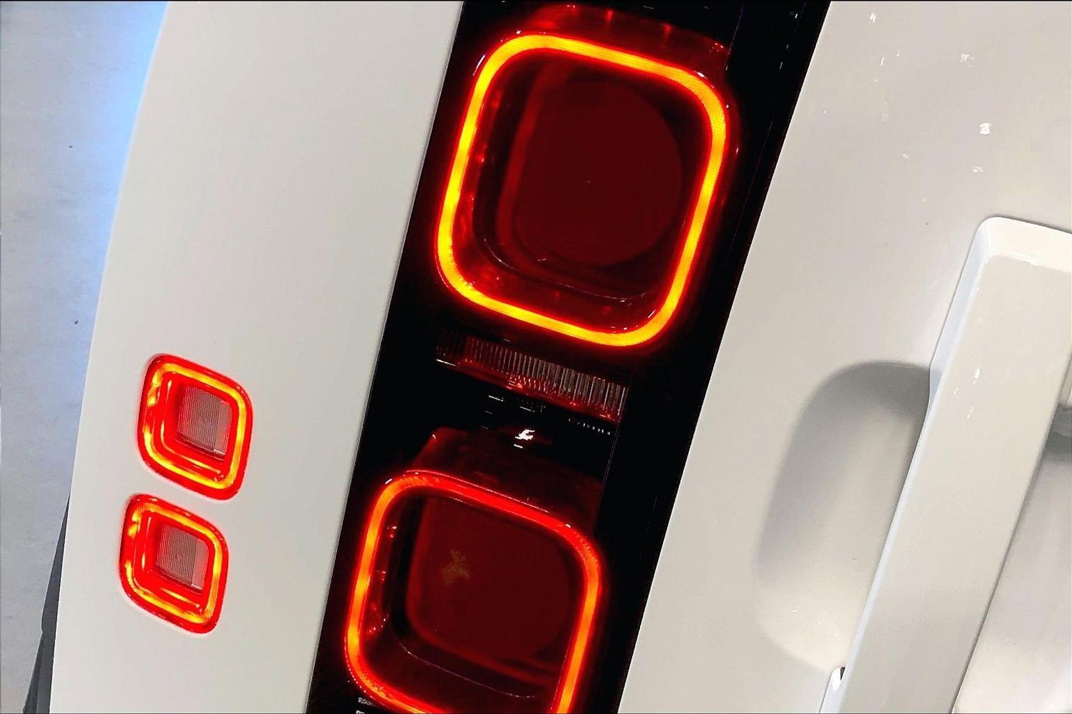 Used 2023 Land Rover Defender 110 S image 28