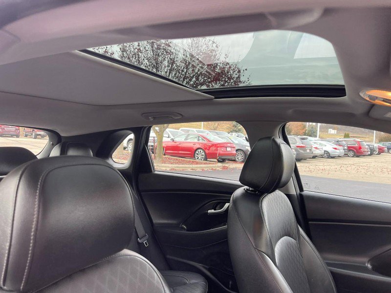 Used 2020 Hyundai Elantra GT w/ Style Package 02 FWD image 7