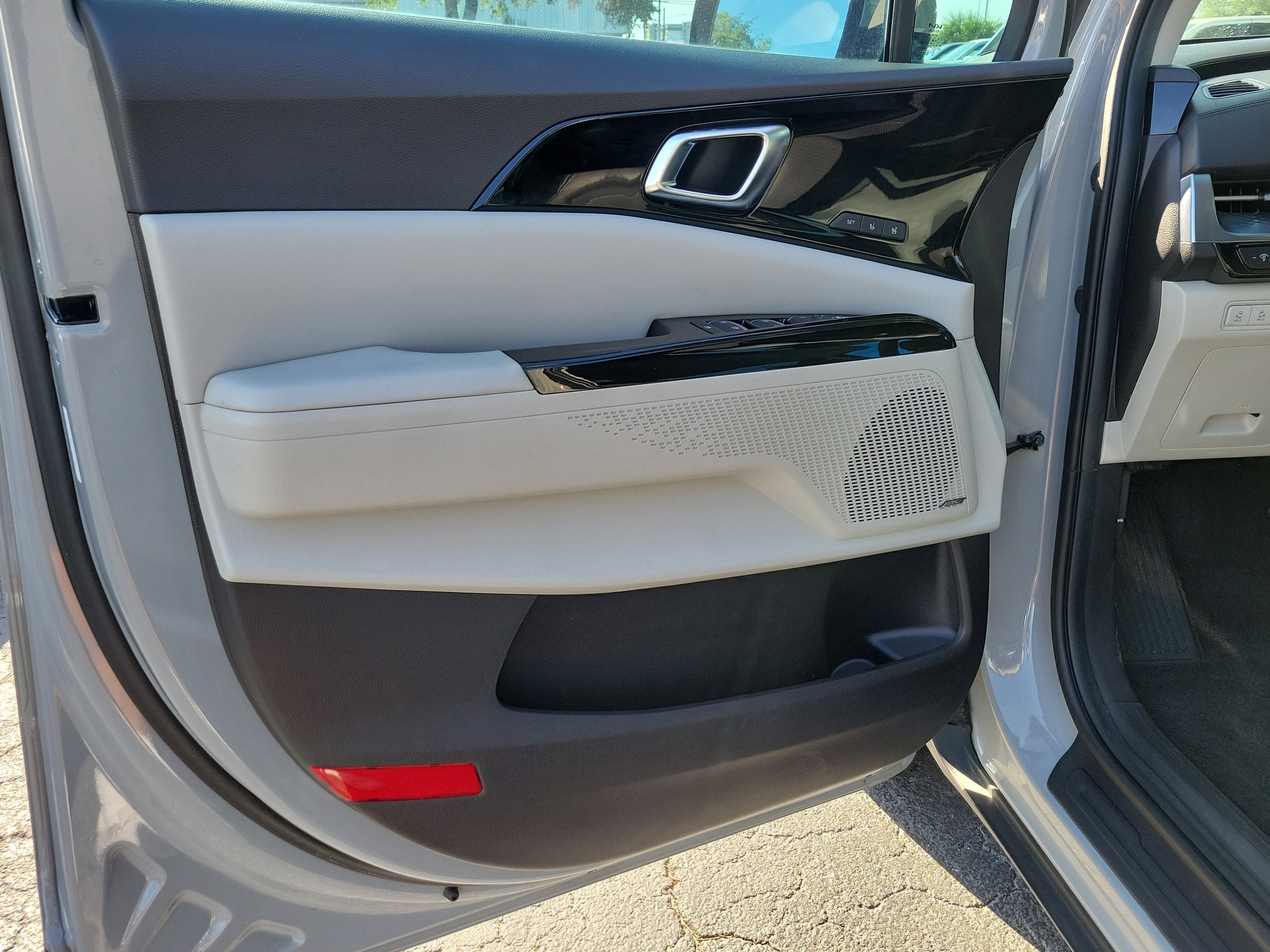 Used 2023 Kia Carnival SX Prestige FWD image 16