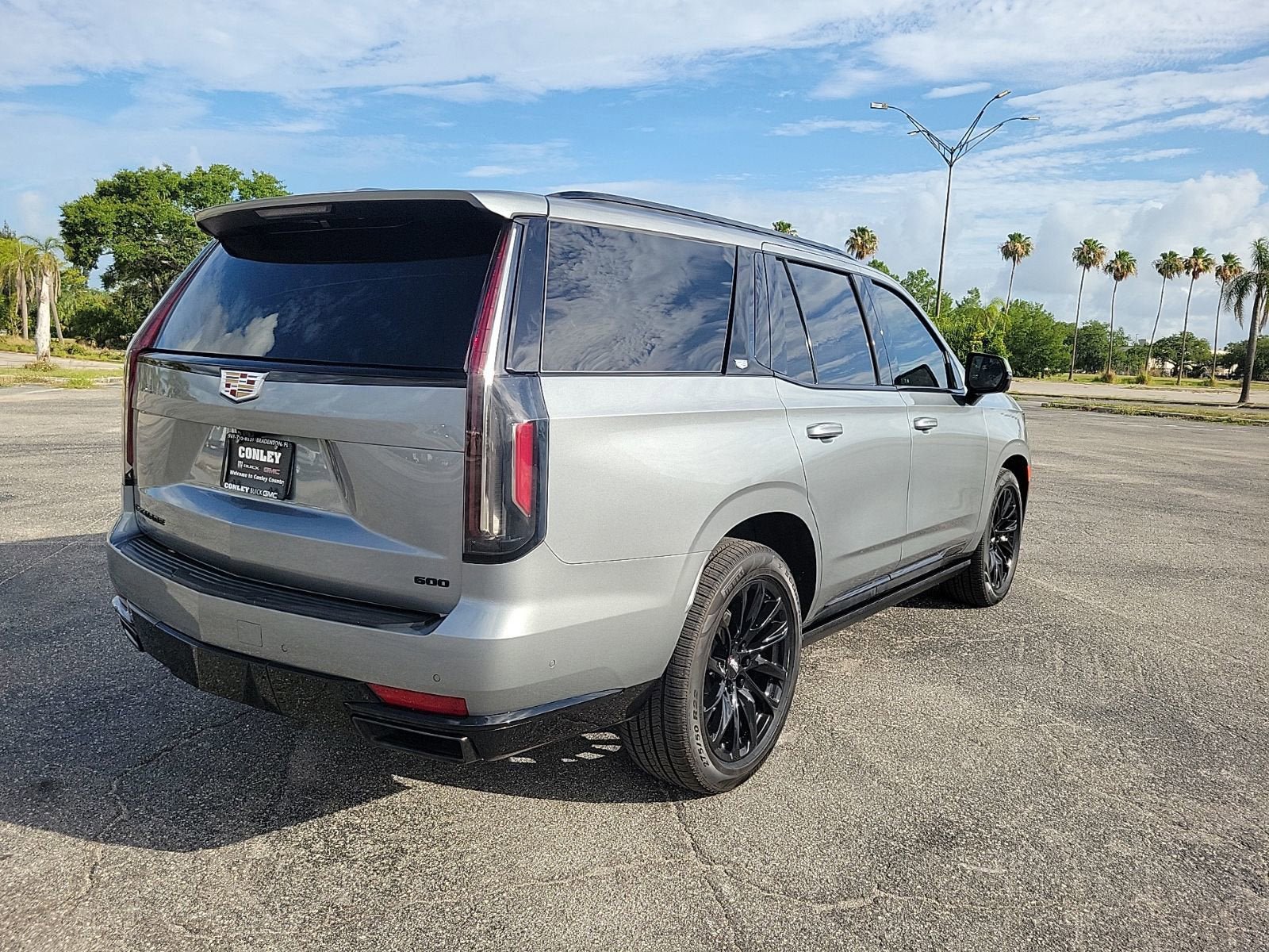 Used 2023 Cadillac Escalade Sport w/ LPO, ONYX Package AWD/4WD image 6