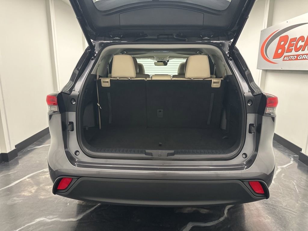 Used 2021 Toyota Highlander XLE image 29