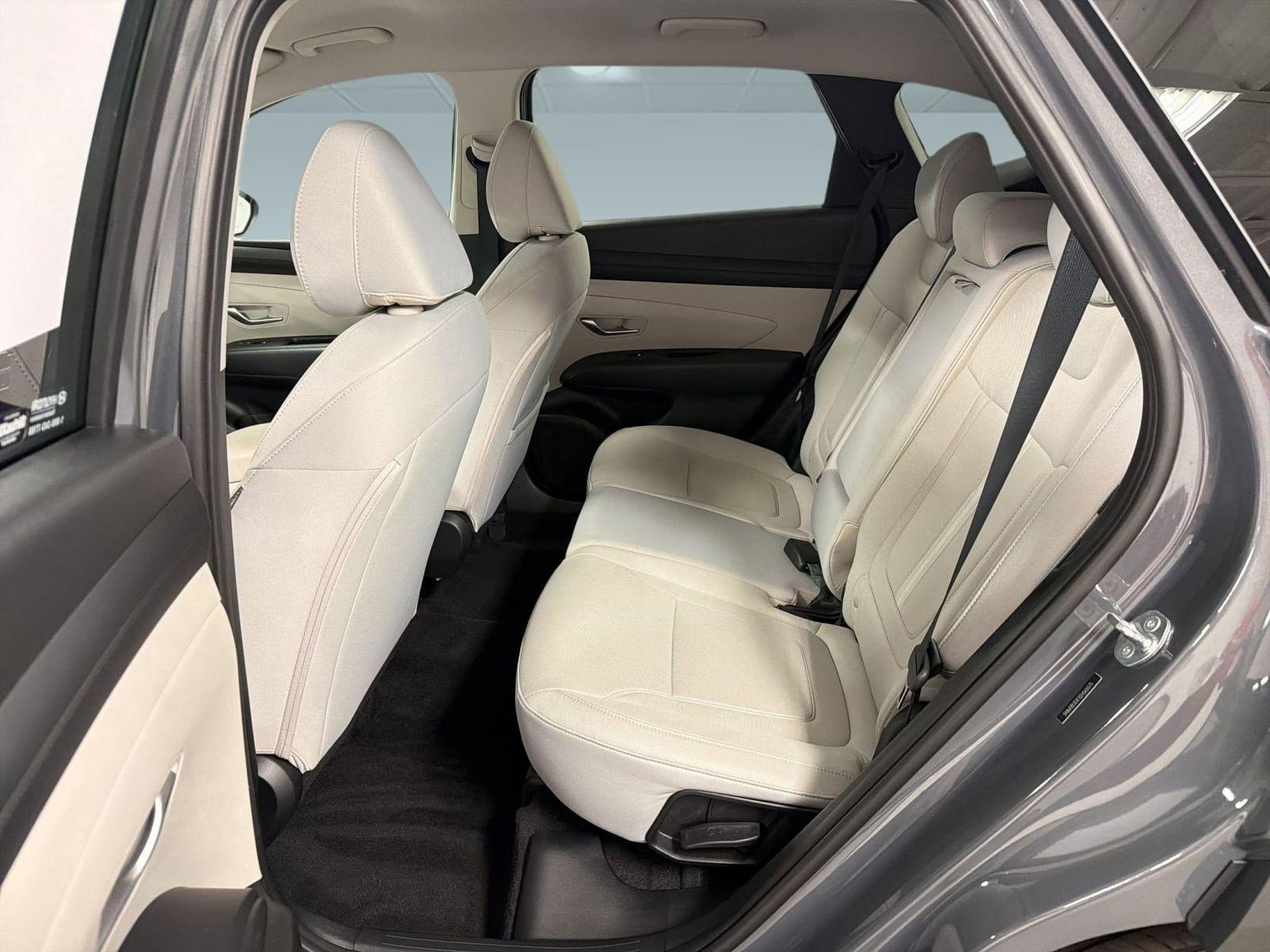 Used 2025 Hyundai Tucson SEL image 14