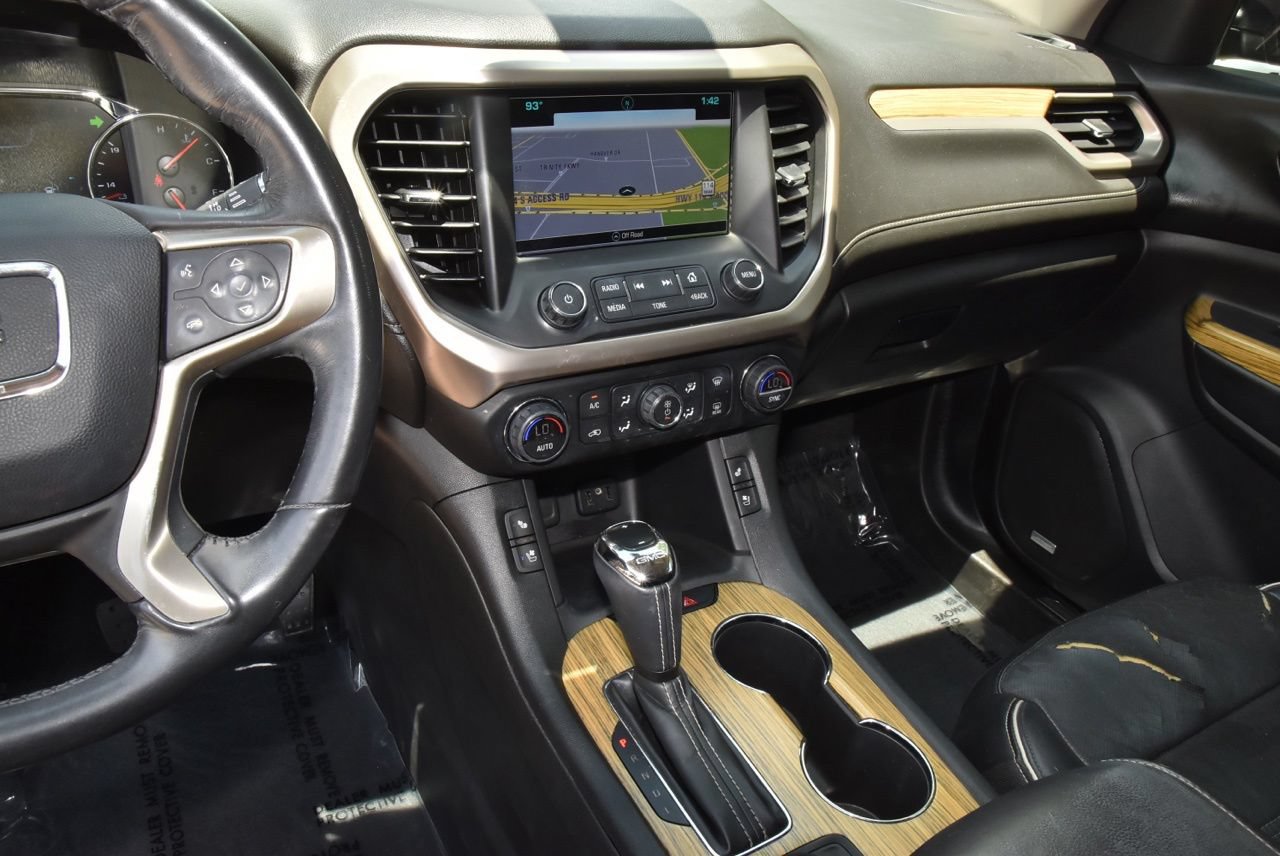 Used 2018 GMC Acadia Denali w/ Technology Package FWD image 27