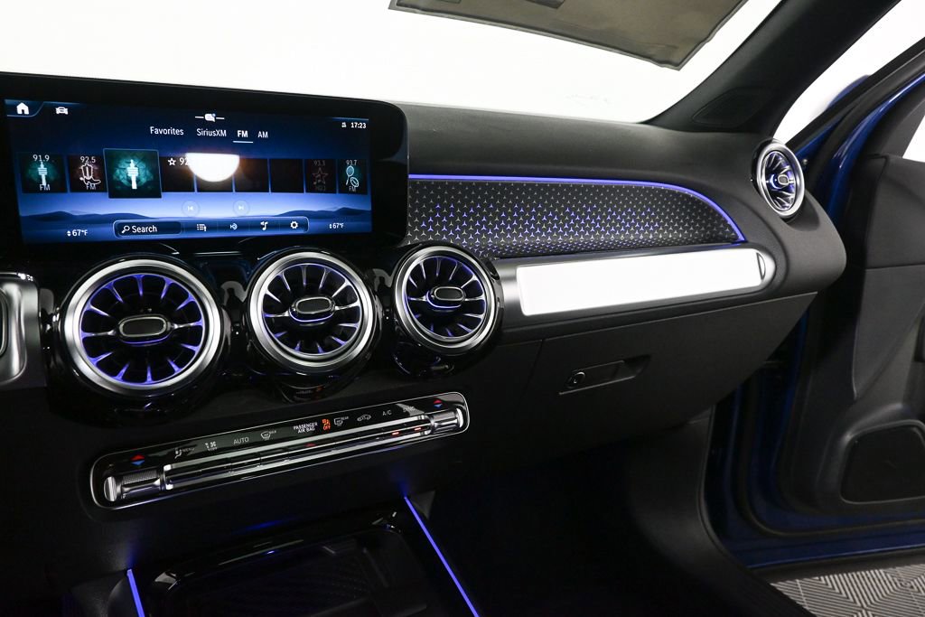 New 2026 Mercedes-Benz GLB 250 image 13