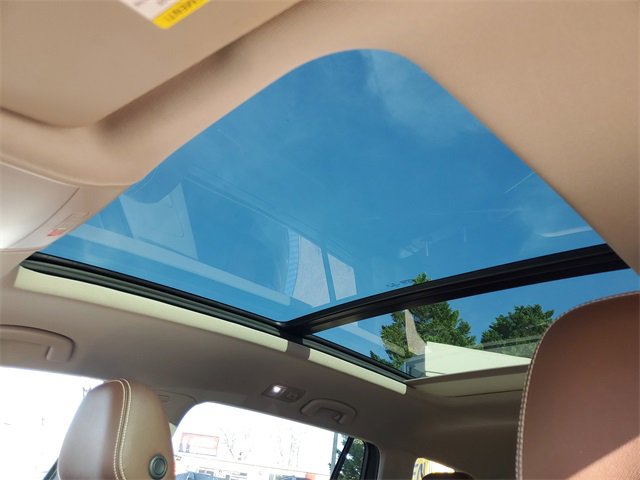 Certified 2023 Volkswagen Atlas SEL R-Line image 19