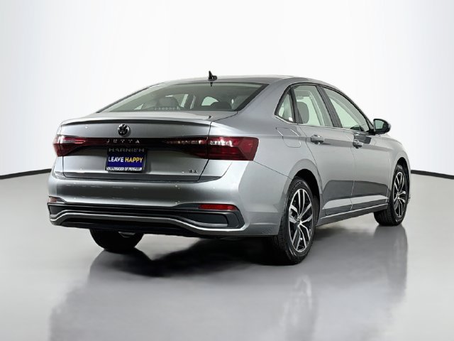 Used 2025 Volkswagen Jetta SE FWD image 7