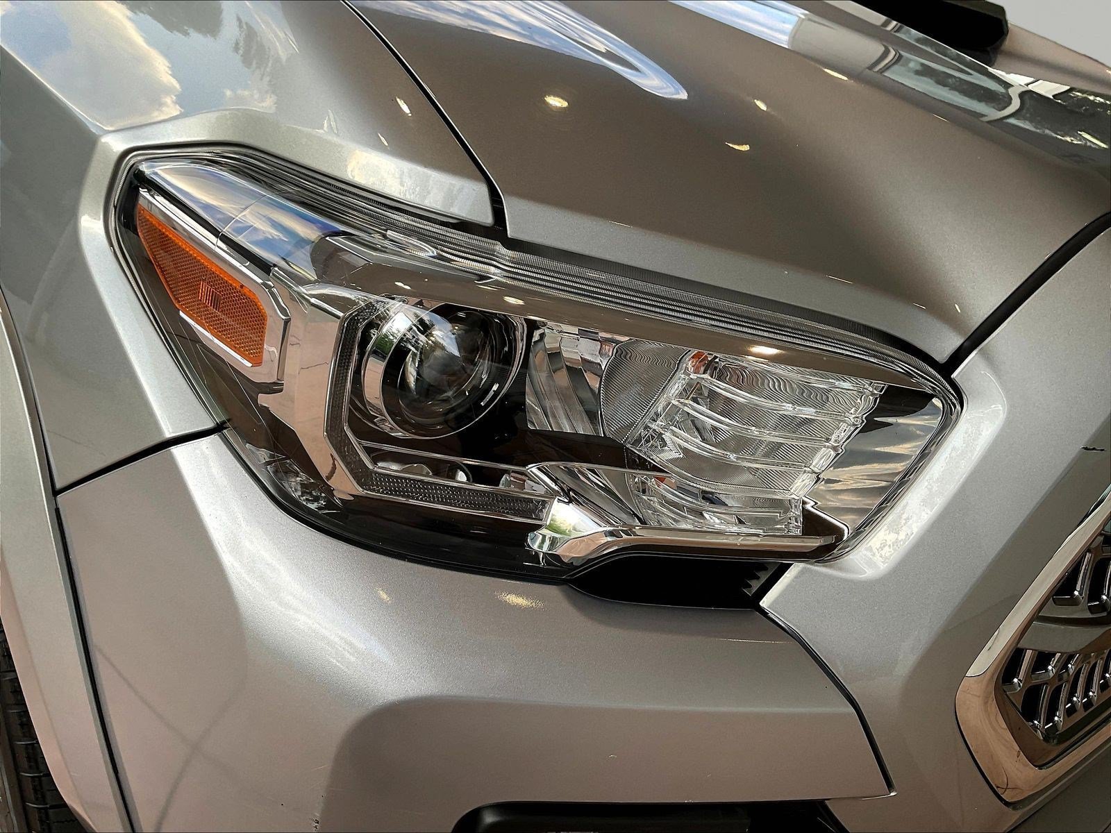 Used 2017 Toyota Tacoma SR5 RWD image 30
