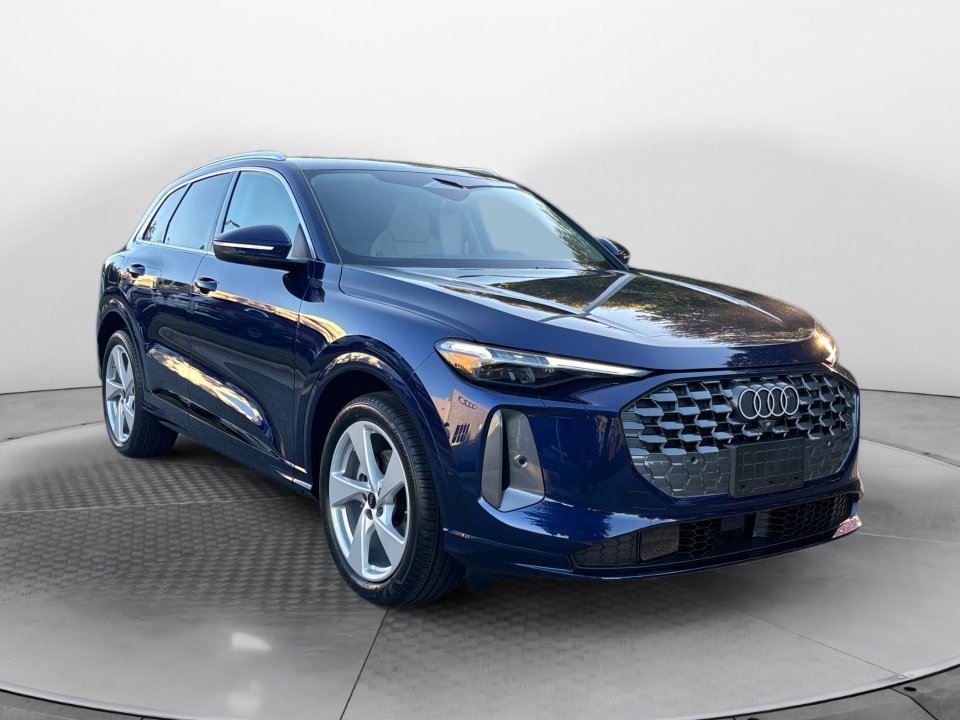 New 2025 Audi Q5 Prestige image 1