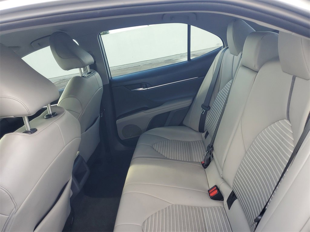 Used 2023 Toyota Camry SE image 10