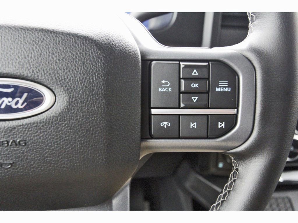 Used 2025 Ford F250 Lariat w/ Black Appearance Package image 24