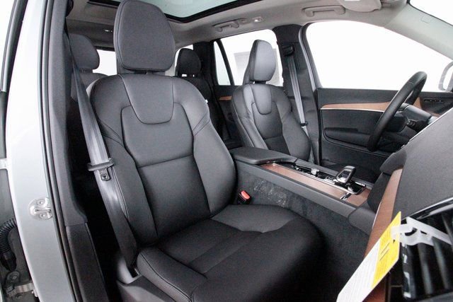 Certified 2025 Volvo XC90 B6 Plus w/ Protection Package Premier image 22