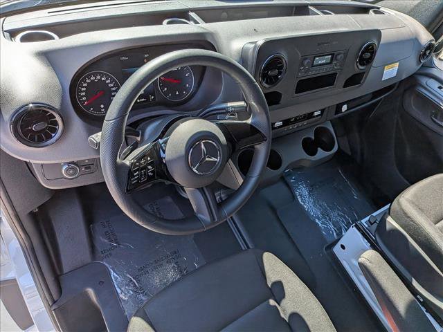 Used 2025 Mercedes-Benz Sprinter 2500 image 10