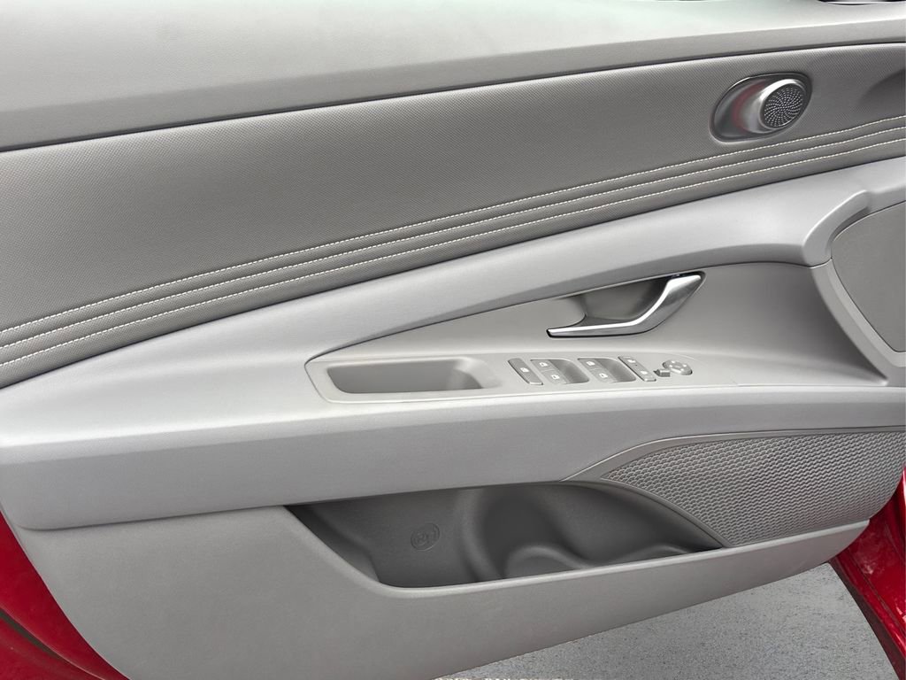 New 2025 Hyundai Elantra Sport image 16