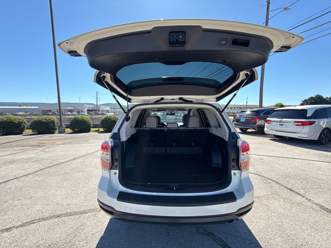 Used 2016 Subaru Forester 2.5i Limited AWD/4WD image 13