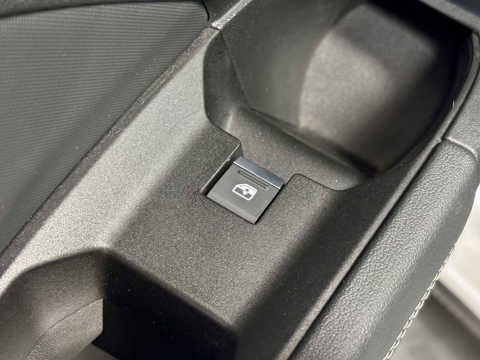 Used 2024 Audi Q4 e-tron Premium Plus w/ Premium Plus AWD/4WD image 21