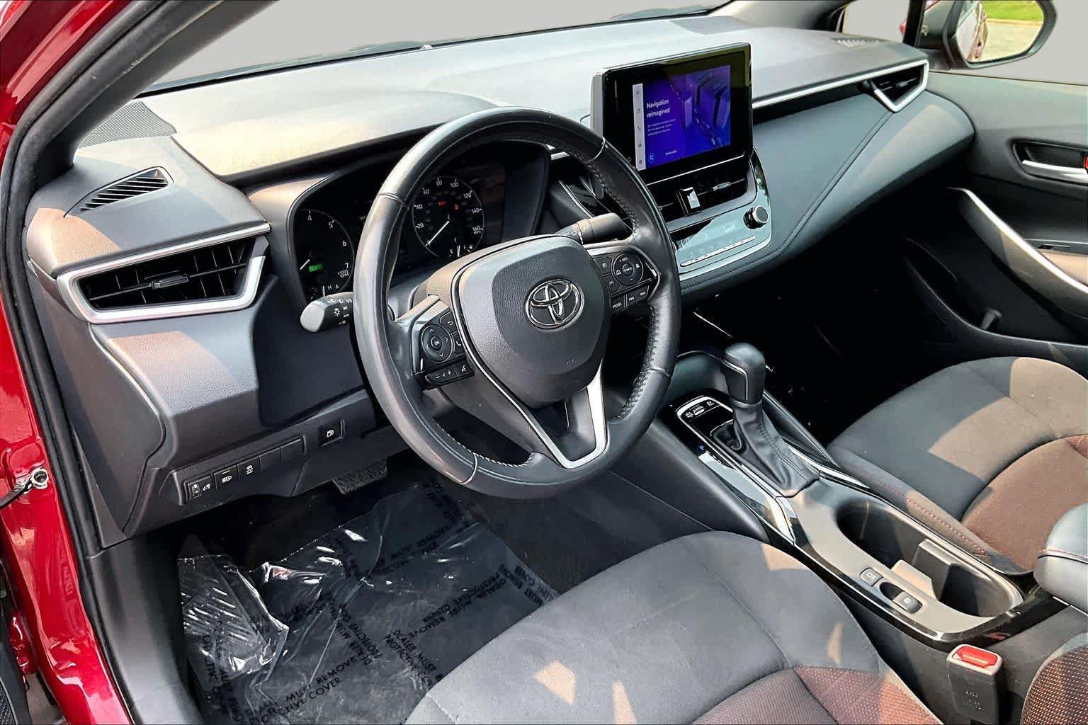 Used 2024 Toyota Corolla SE w/ SE Package FWD image 18