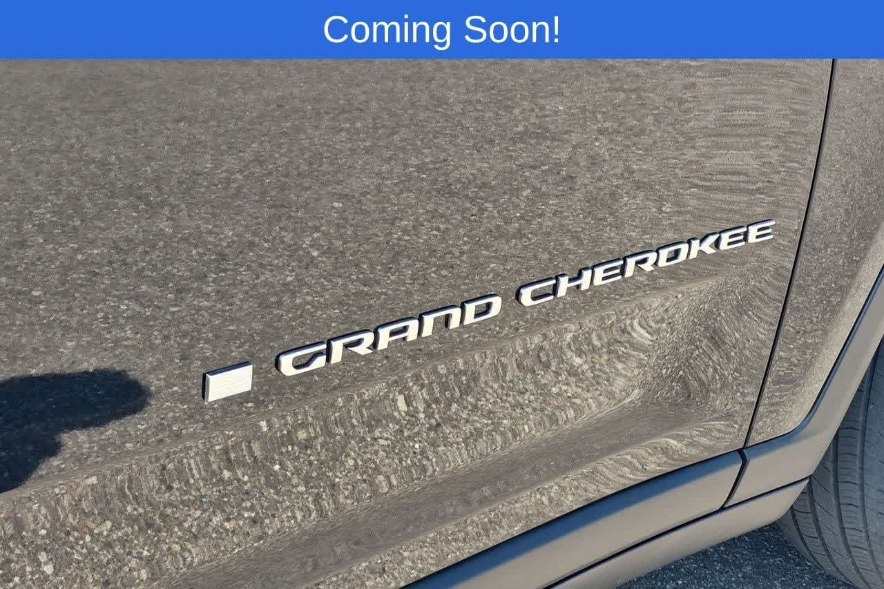 Used 2022 Jeep Grand Cherokee L Limited AWD/4WD image 12