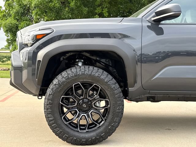 Used 2025 Toyota 4Runner SR5 AWD/4WD image 5