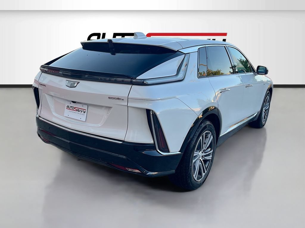 Used 2025 Cadillac Lyriq Luxury AWD/4WD image 7
