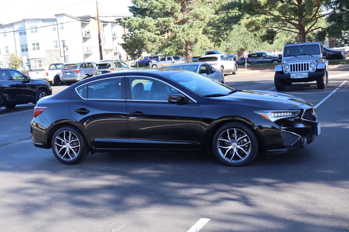 Used 2020 Acura ILX w/ Premium Package FWD image 2