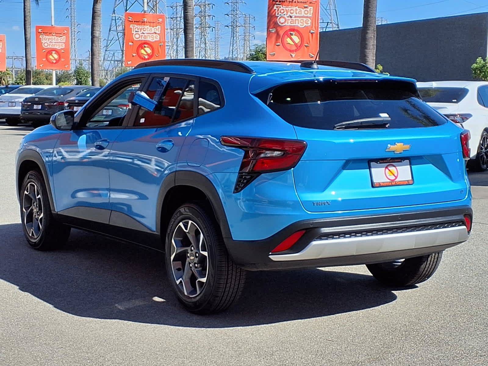 Used 2025 Chevrolet Trax LT w/ Driver Confidence Package FWD image 4