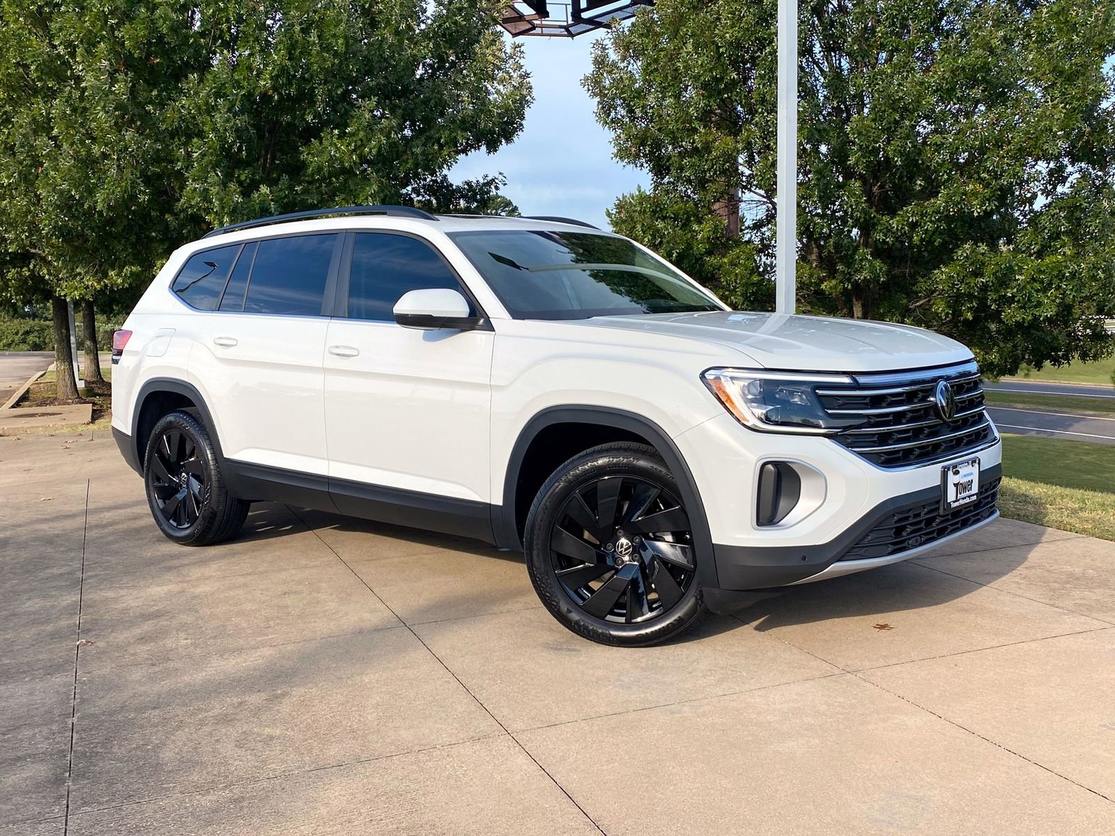 Used 2024 Volkswagen Atlas SE w/ Panoramic Sunroof Package