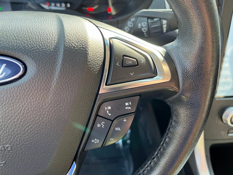 Used 2022 Ford Edge SEL AWD/4WD image 16