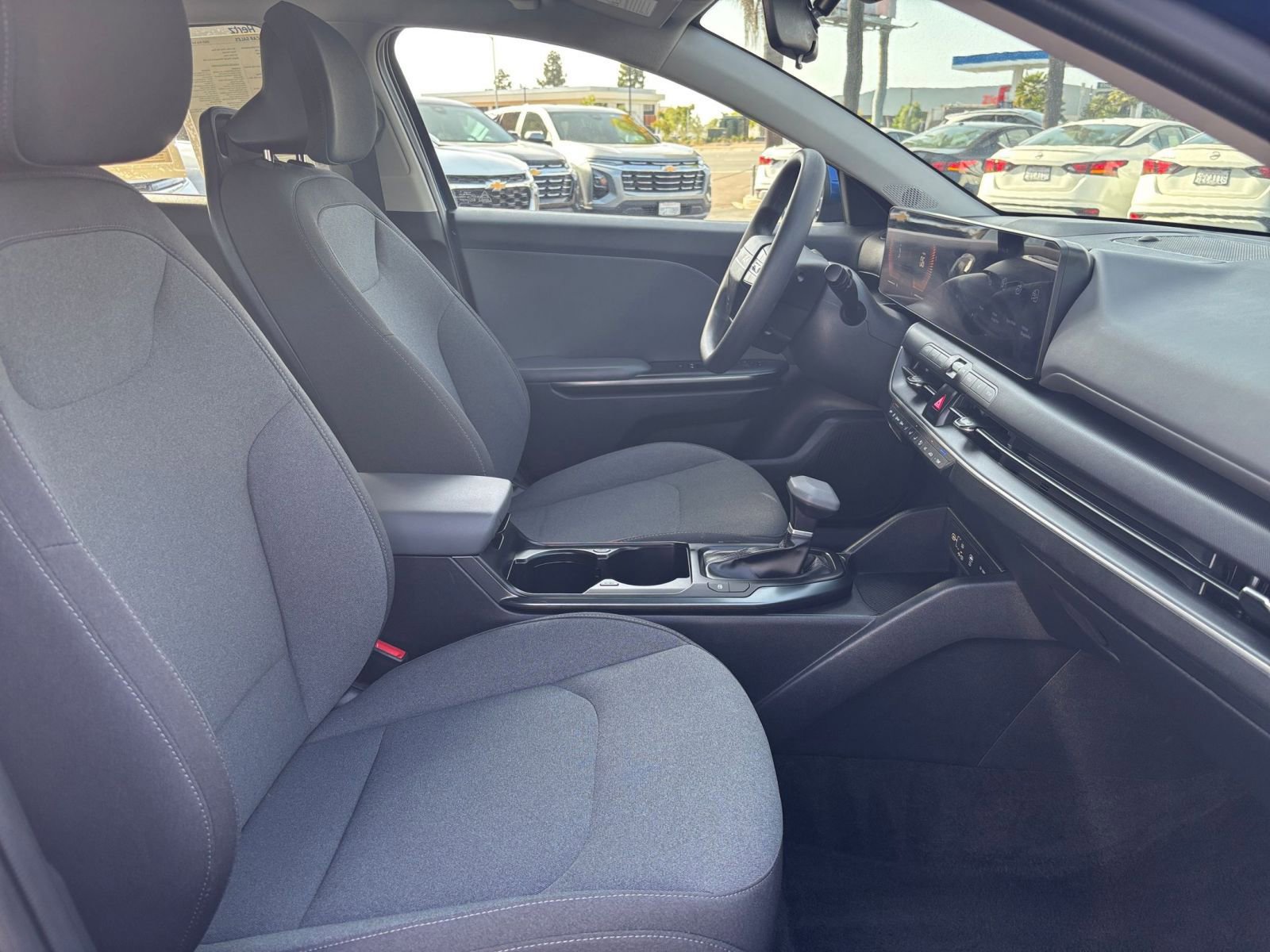 Used 2025 Kia K4 FWD image 34