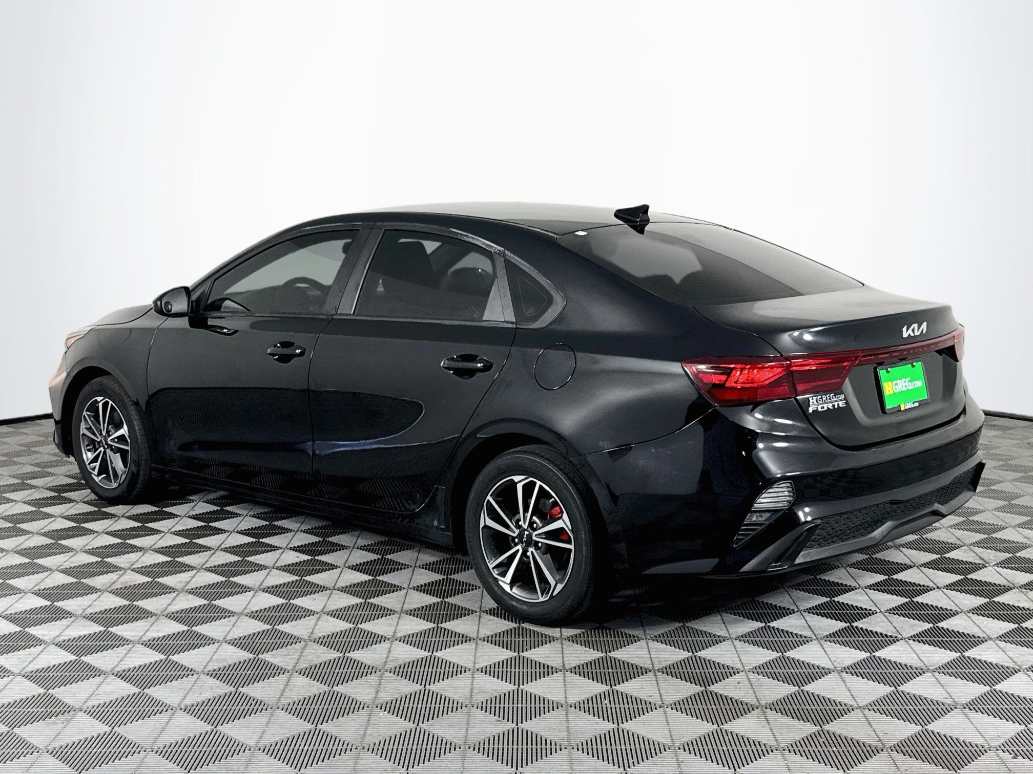 Used 2023 Kia Forte LXS FWD image 6