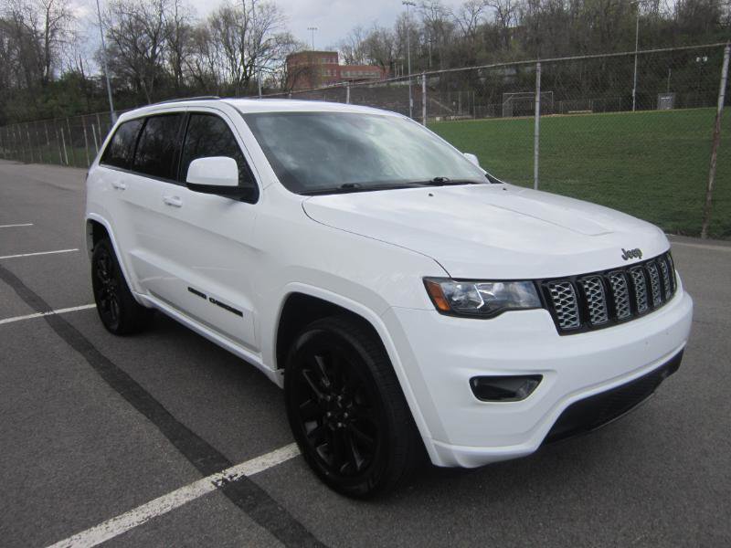 Used 2020 Jeep Grand Cherokee Altitude image 4