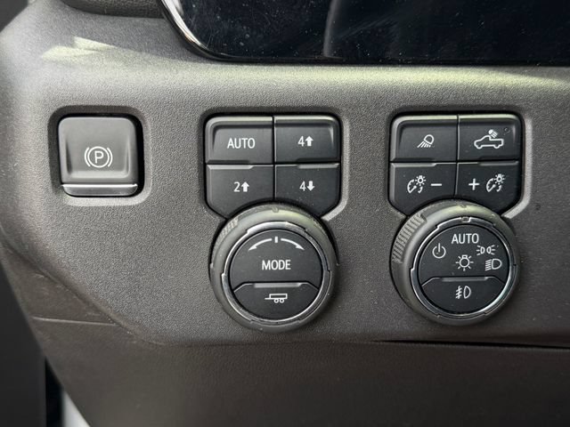 Used 2024 Chevrolet Silverado 1500 LT Trail Boss w/ LT Trail Boss Premium Package AWD/4WD image 23