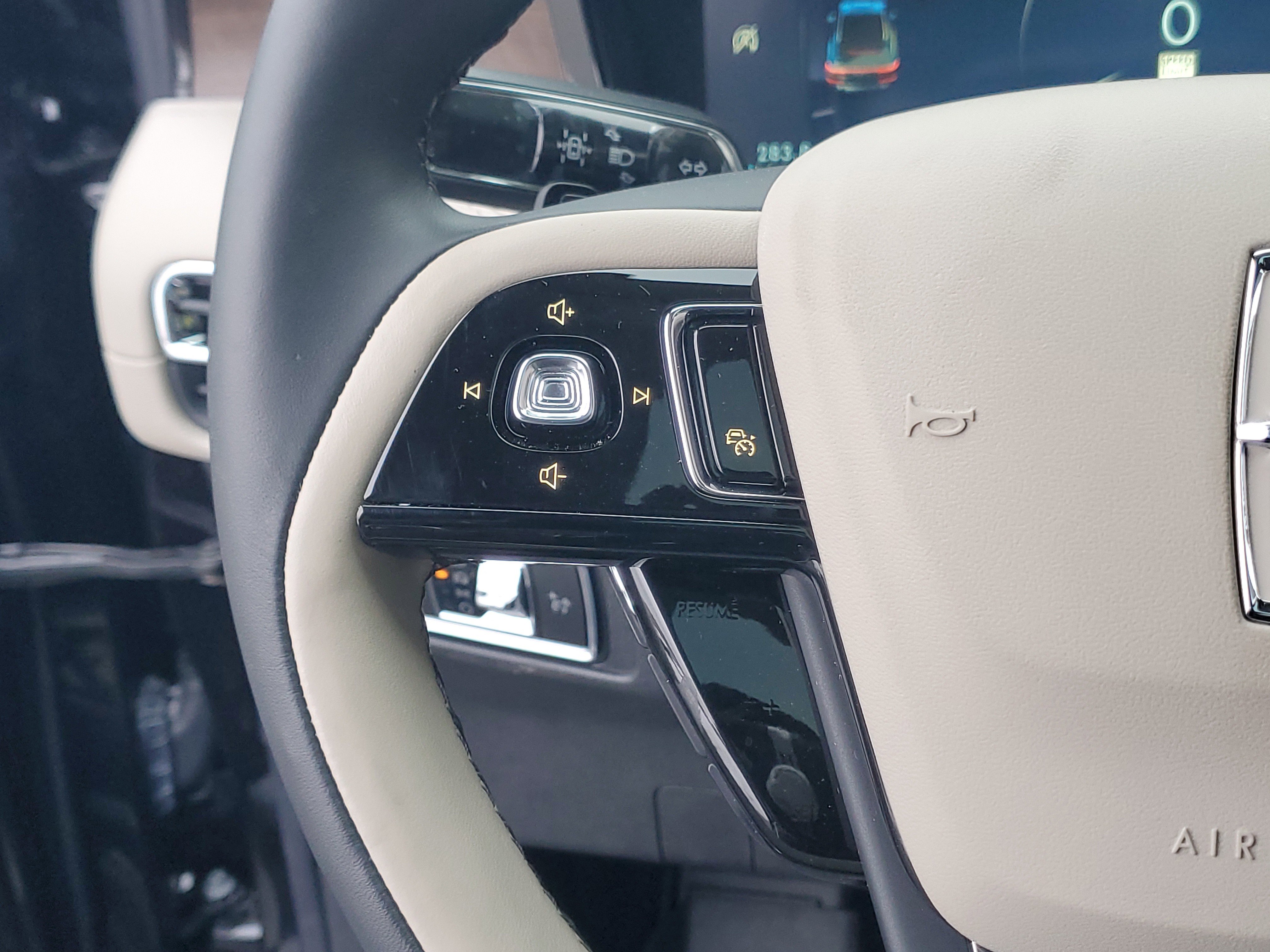 New 2025 Lincoln Corsair Reserve image 17