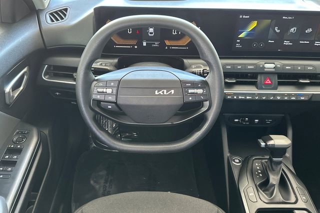 Used 2025 Kia K4 FWD image 16