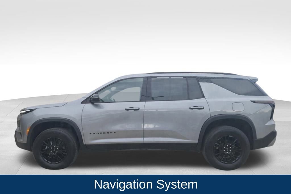 Used 2025 Chevrolet Traverse Z71 image 2