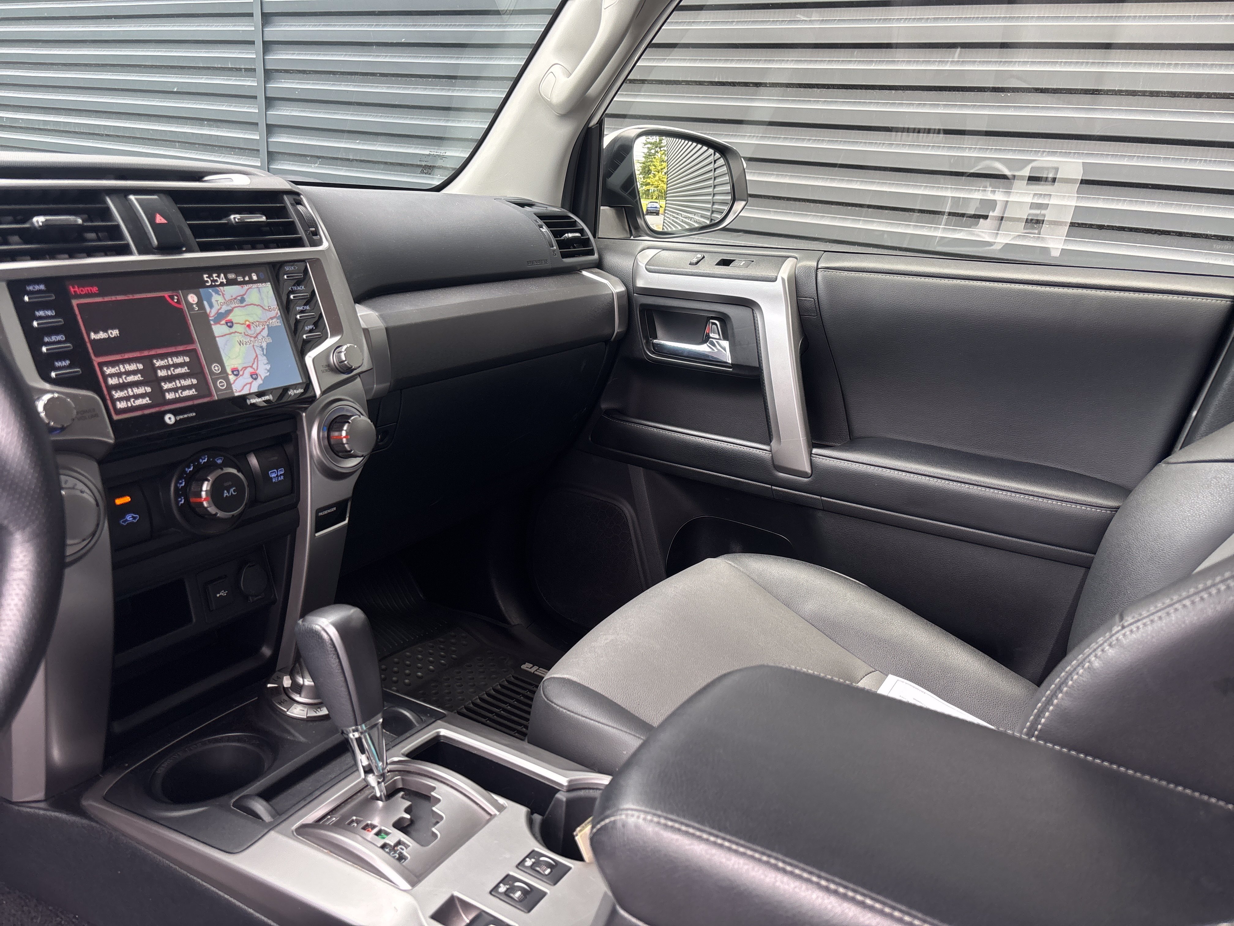 Used 2020 Toyota 4Runner SR5 Premium w/ Moonroof Package AWD/4WD image 22