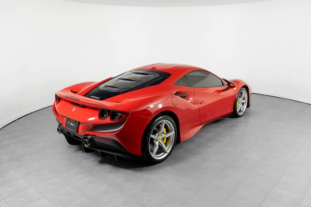 Certified 2021 Ferrari F8 Tributo RWD image 2