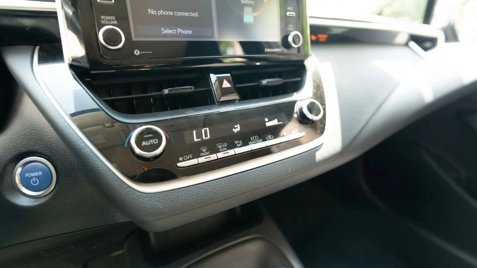 Used 2021 Toyota Corolla LE FWD image 33