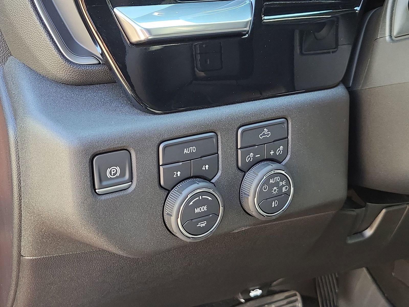 Used 2025 Chevrolet Silverado 1500 RST w/ Protection Package image 18