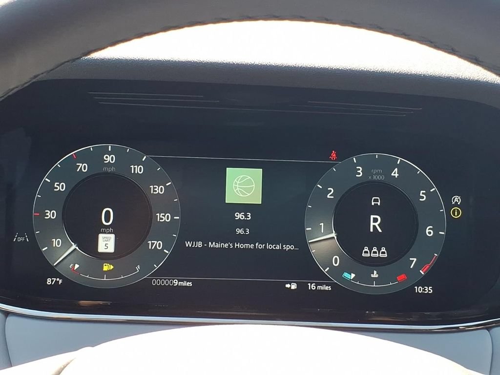 New 2026 Land Rover Range Rover Evoque Hoxton AWD/4WD image 23