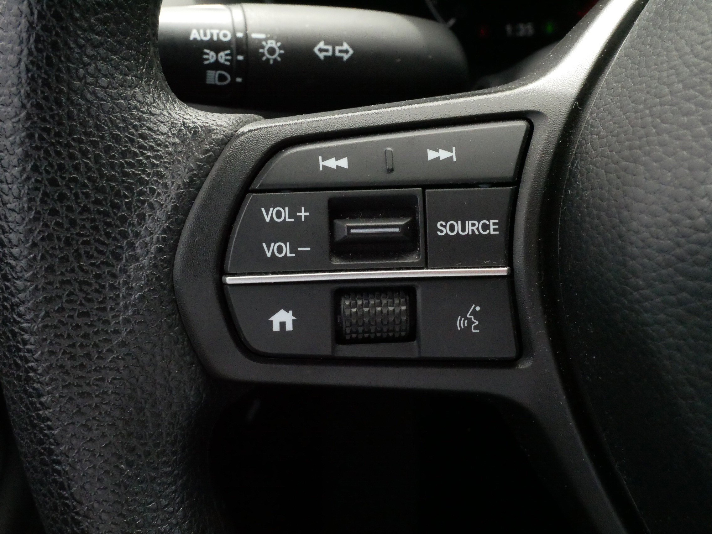 Used 2023 Honda HR-V LX image 27