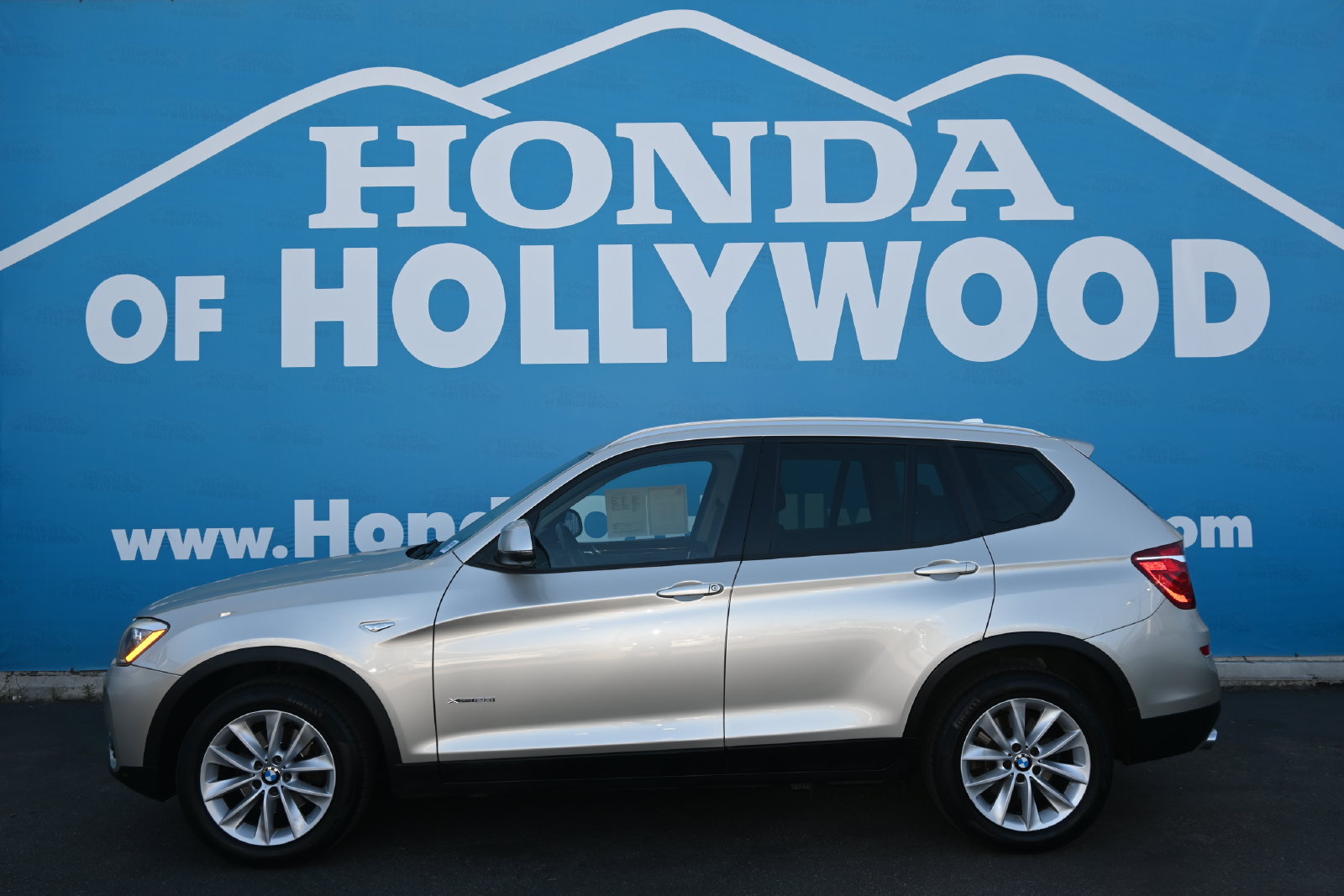 Used 2017 BMW X3 xDrive28i AWD/4WD image 2