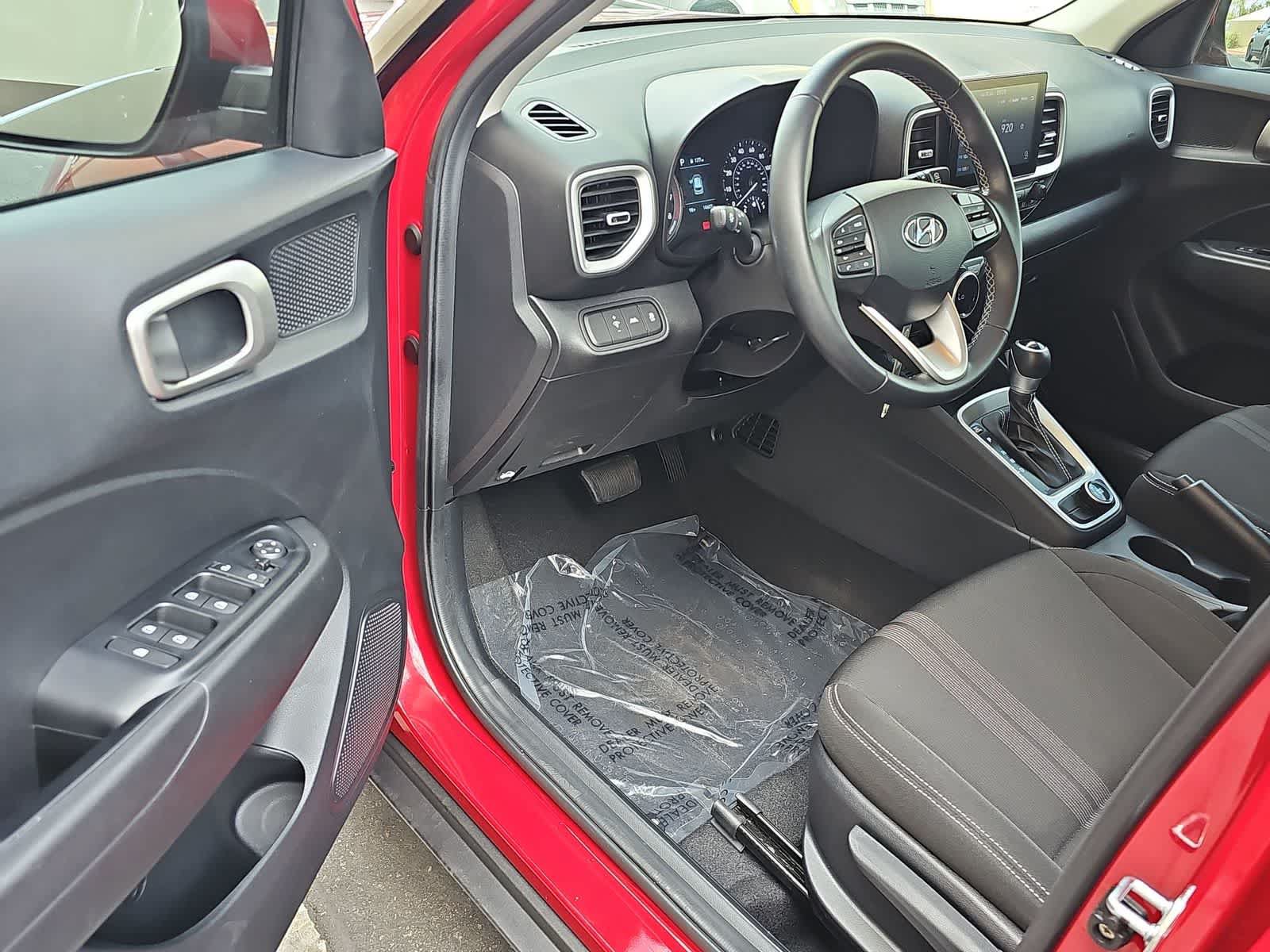 Used 2022 Hyundai Venue SEL FWD image 10