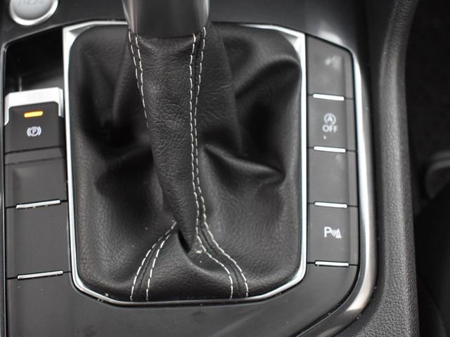 Used 2023 Volkswagen Tiguan SE R-Line image 31