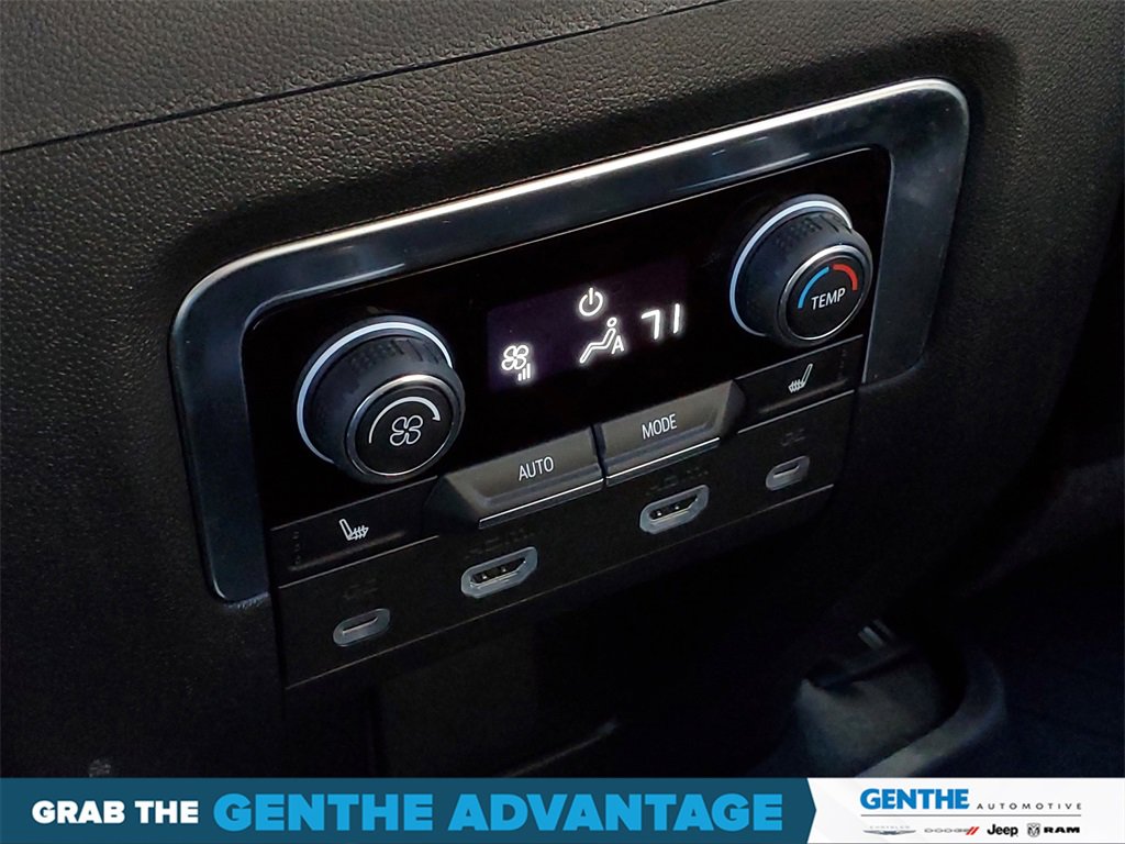 Used 2023 Chevrolet Tahoe Premier w/ Advanced Technology Package image 32