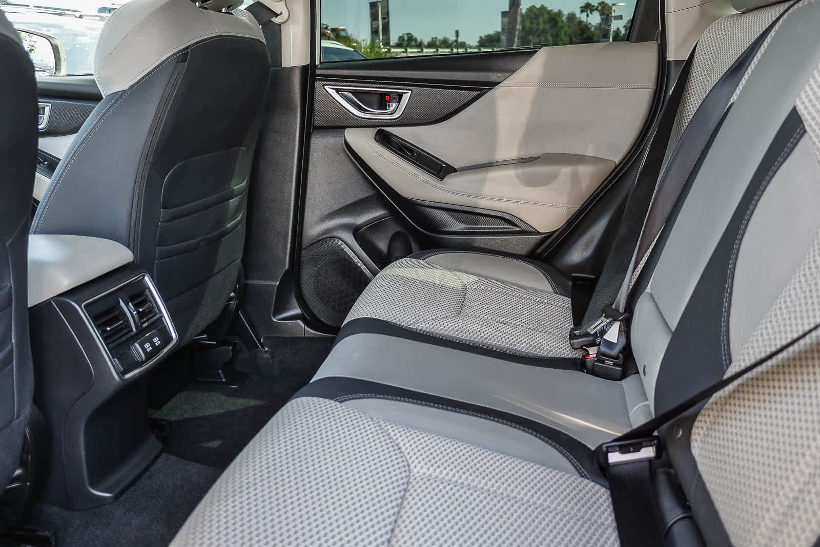 Used 2023 Subaru Forester Premium AWD/4WD image 18