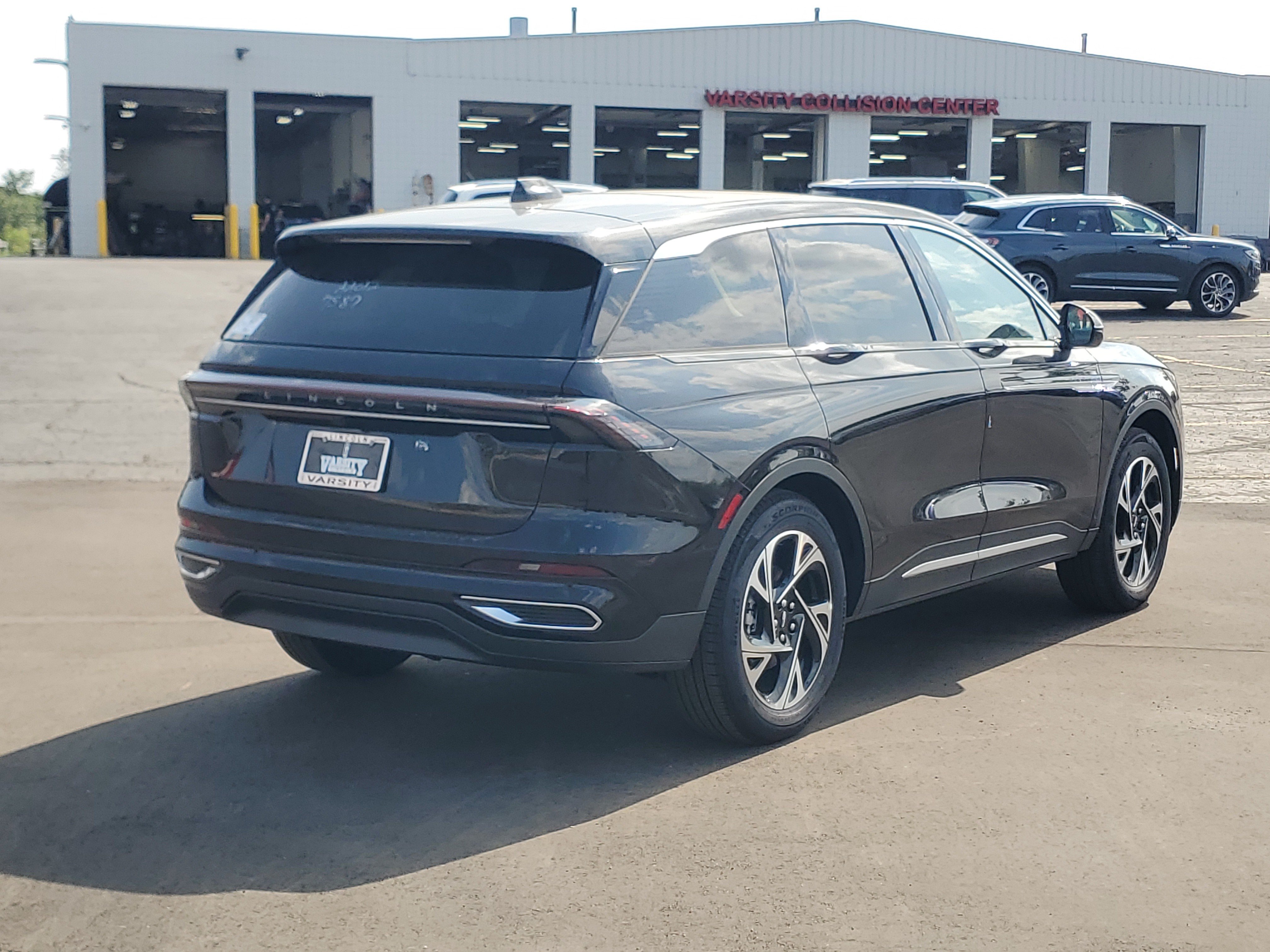 New 2026 Lincoln Nautilus Premier w/ Equipment Group 102A AWD/4WD image 4