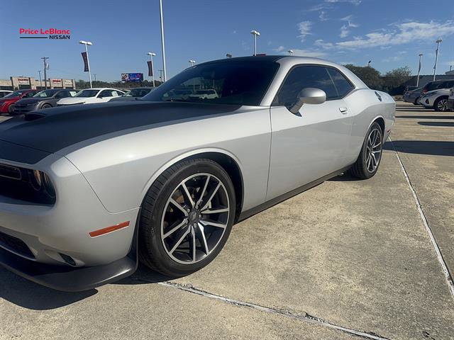 Used 2023 Dodge Challenger R/T RWD image 3