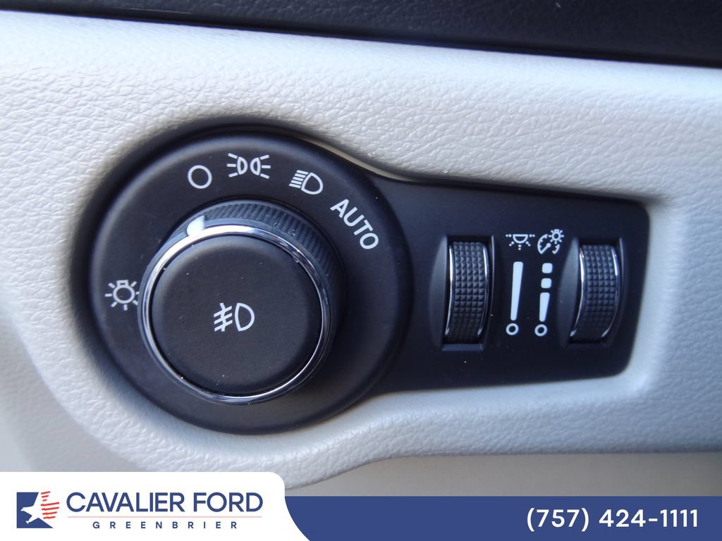 Used 2017 Chrysler Pacifica Touring-L Plus FWD image 22